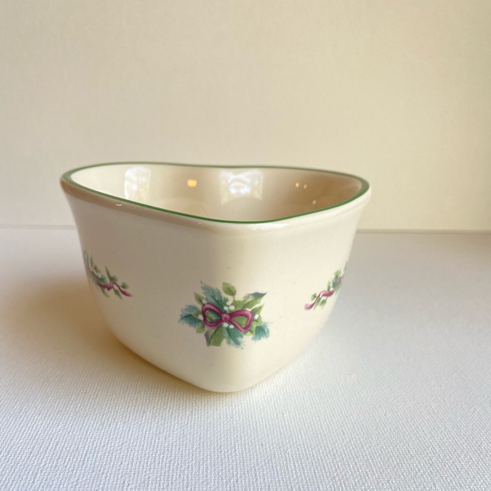 Pfaltzgraff Holly Joy vintage small heart shaped custard dish with fruit ribbon